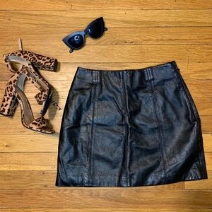 ✨VINTAGE✨ Wilson’s Leather Mini Skirt